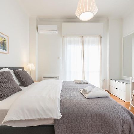 Cozy And Fresh Apt Close To Metro Athena Bagian luar foto