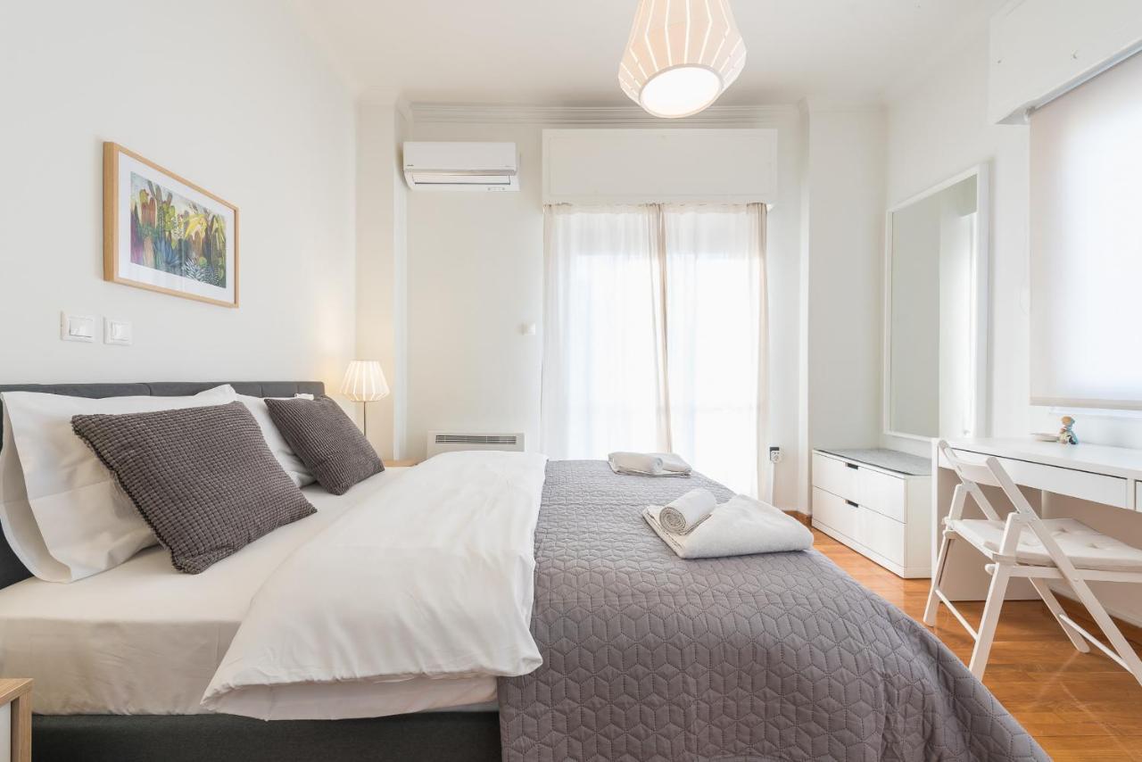 Cozy And Fresh Apt Close To Metro Athena Bagian luar foto